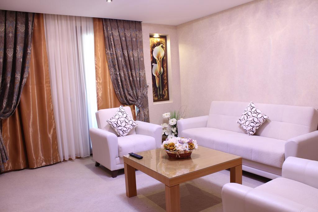 Adana Yukselhan Hotel Екстериор снимка