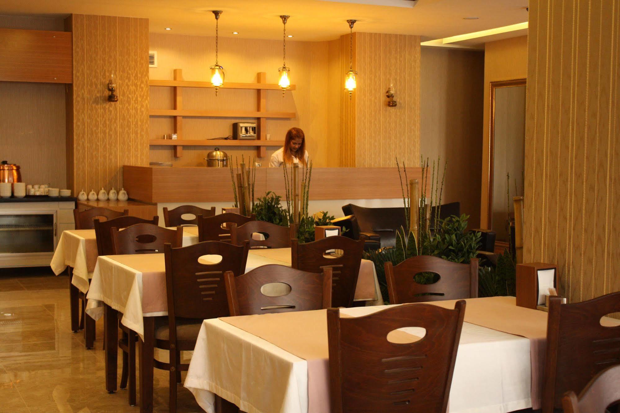 Adana Yukselhan Hotel Екстериор снимка